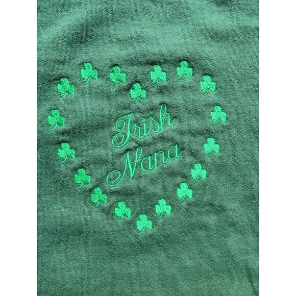 Irish Nana Shamrock Heart Embroidered Green Sweatshirt Jerzees Size M St Patrick - Picture 2 of 7